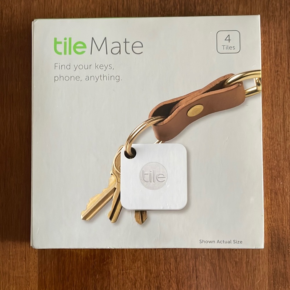 Tile mate set of 4 Bluetooth enabled tracking devices New in box